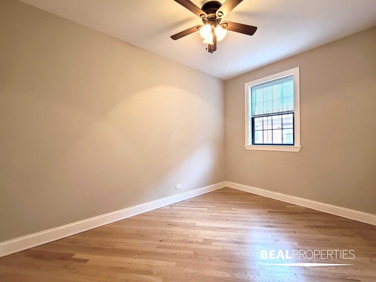 896 Green Bay Rd - Photo 5 of 9