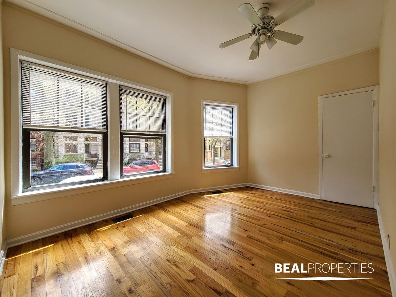 664 West Cornelia Avenue - Photo 2 of 12