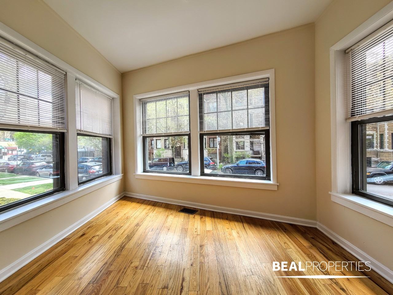 664 West Cornelia Avenue - Photo 7 of 12