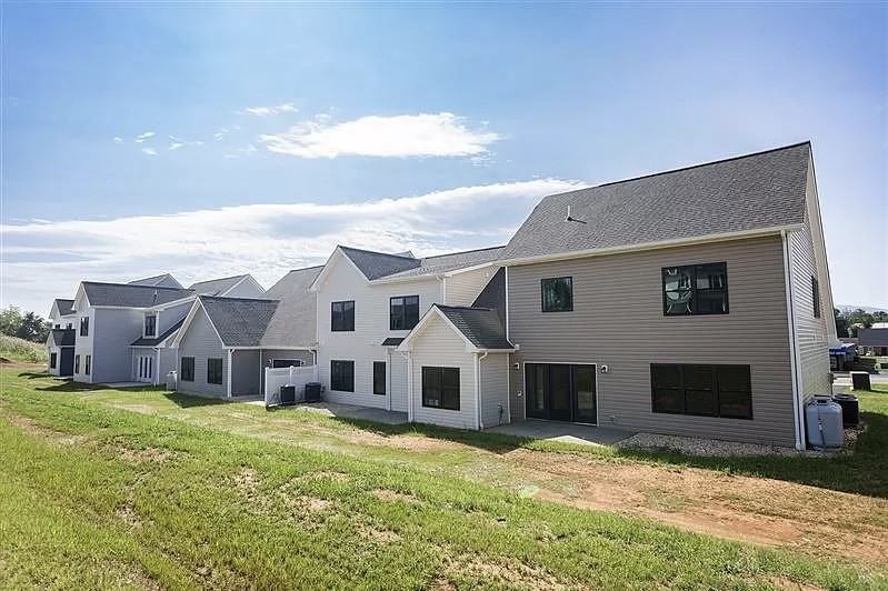 16 Kiley Ln - Photo 2 of 10