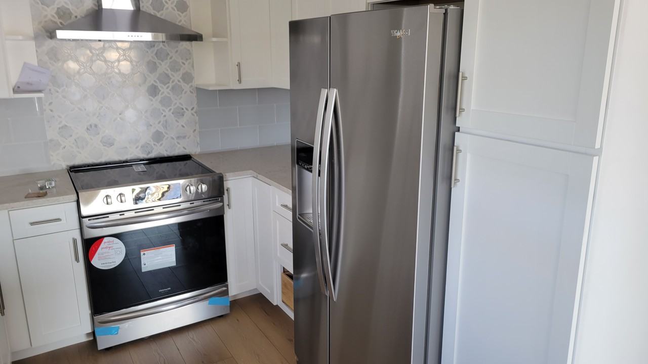 1719 Beach Pkwy #2 - Photo 4 of 17