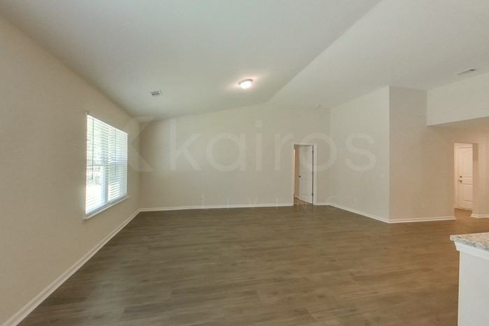 122 Bluff Rd - Photo 2 of 21