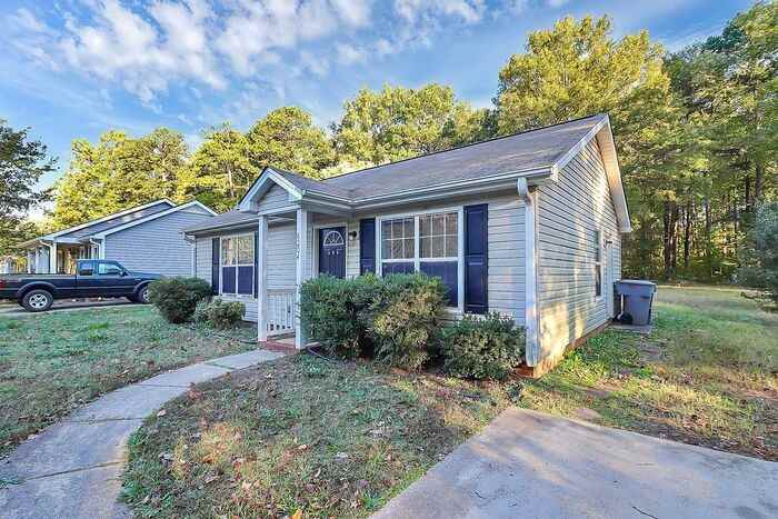 6204 Easter Ln - Photo 2 of 31