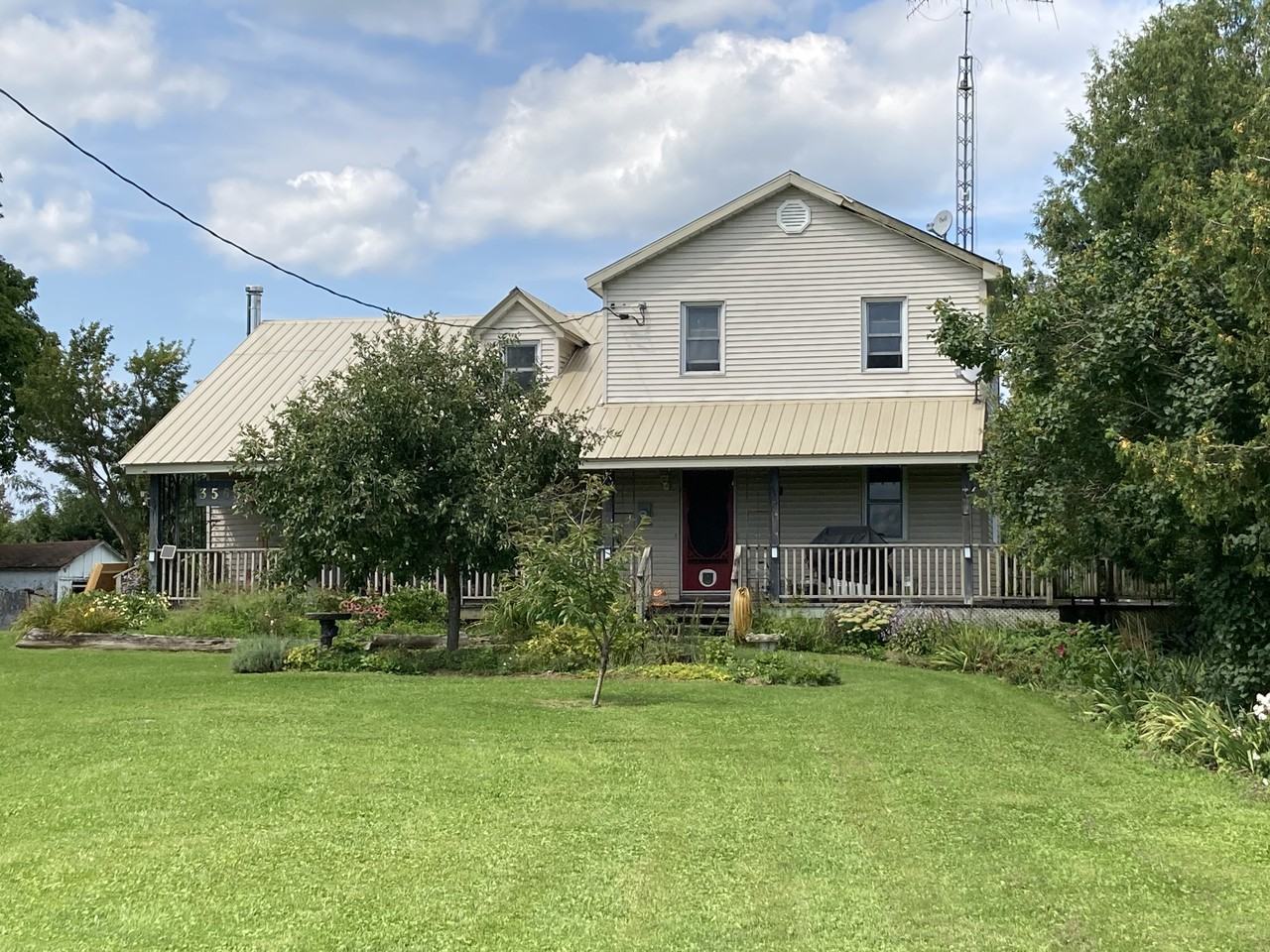 3565 Larmours Road - Photo 2 of 32