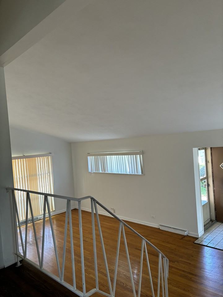 10923 Windsor Drive - Photo 4 of 16