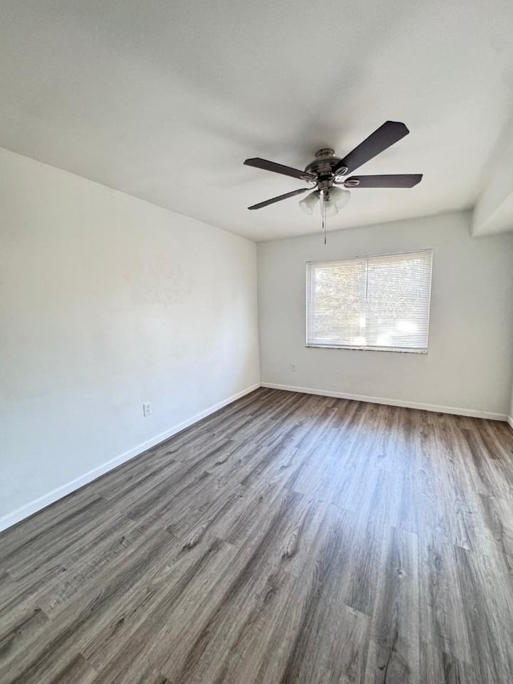 198 Camelot dr - Photo 5 of 7