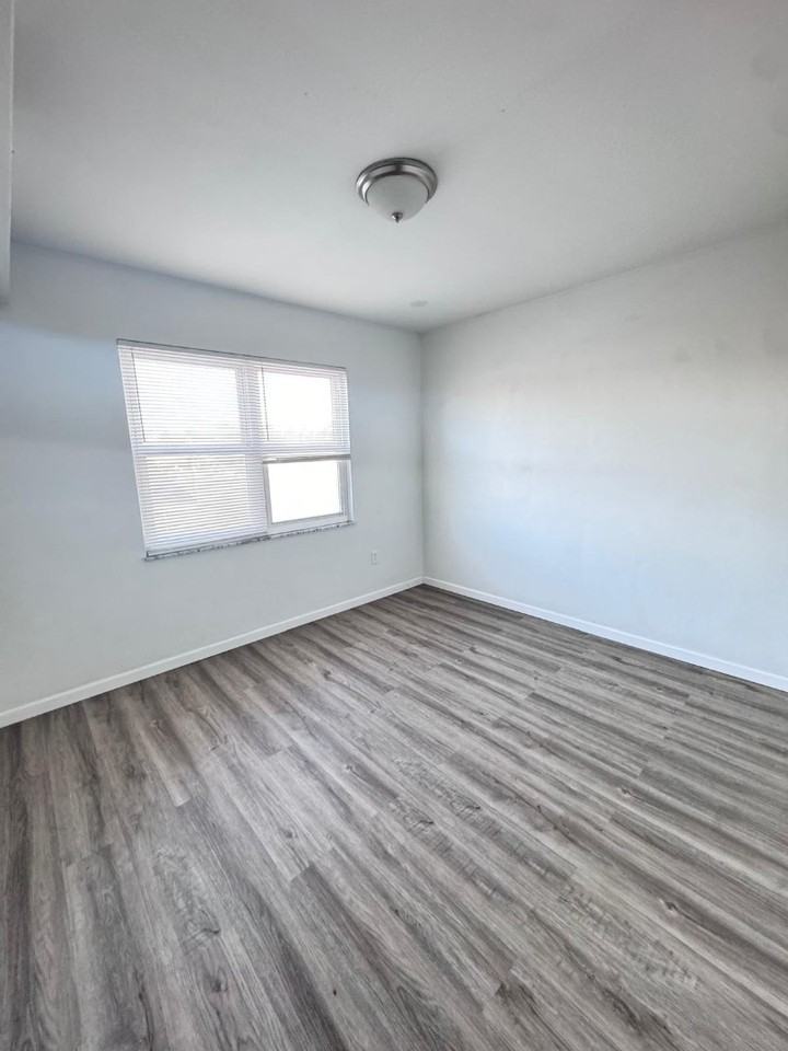 198 Camelot dr - Photo 6 of 7
