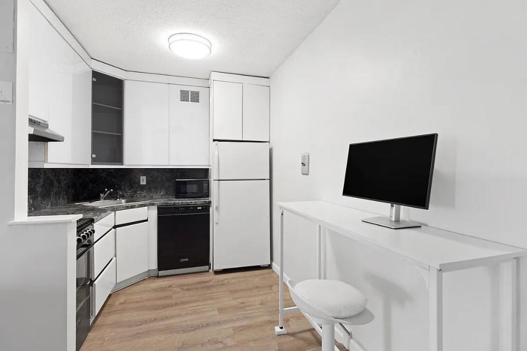 E 40th St 15E, New York, NY 10016 Studio Apartment for 3,350/month