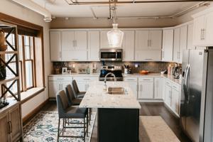 featured image of 221 S Phillips Ave