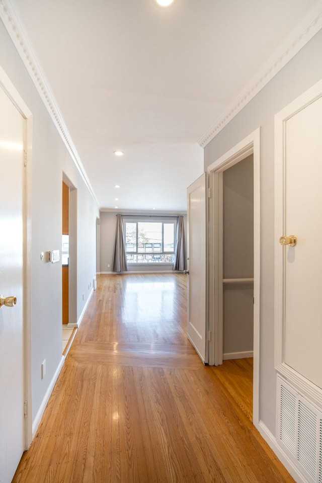 2415 Lawton St - Photo 3 of 32