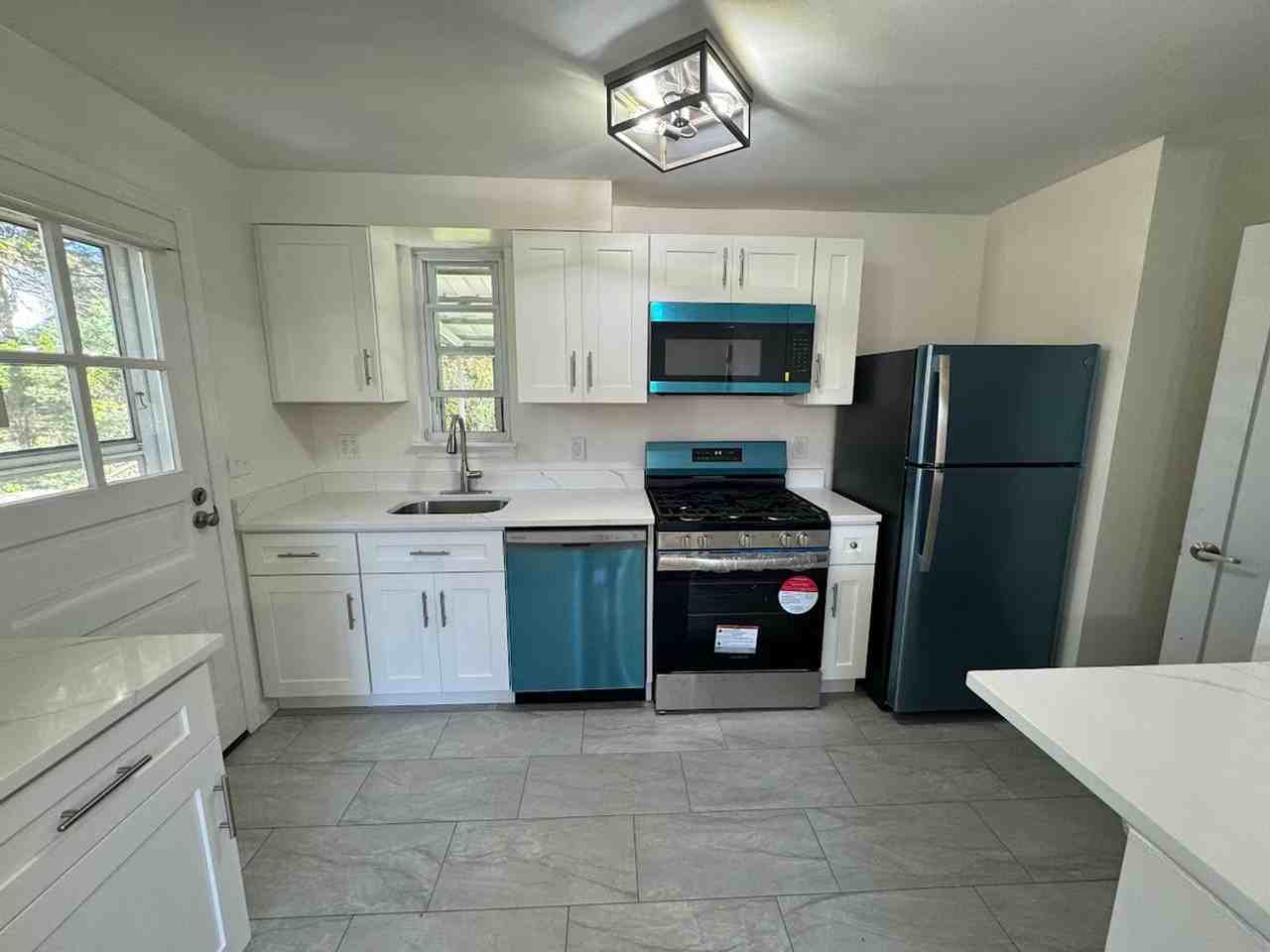 376 Terrace Pl - Photo 5 of 42