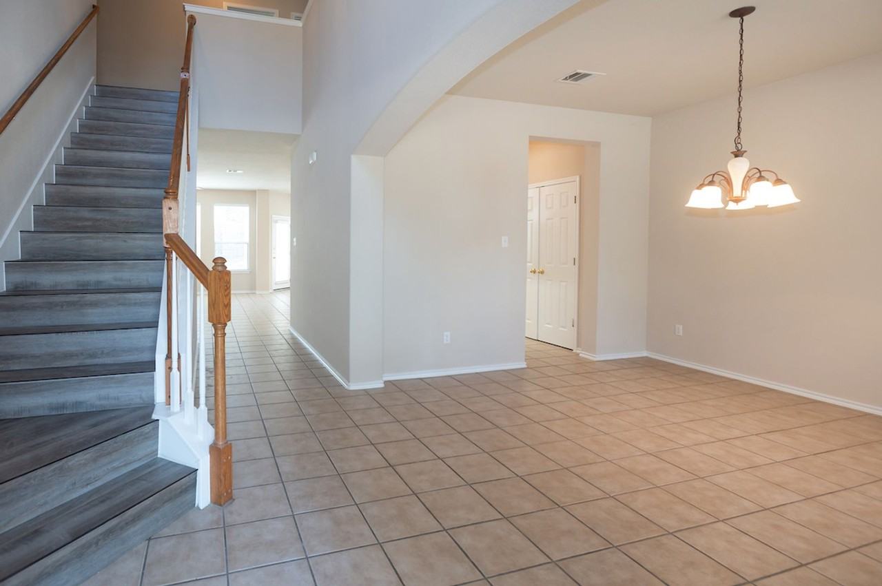 1612 Melissa Oaks Ln - Photo 4 of 30