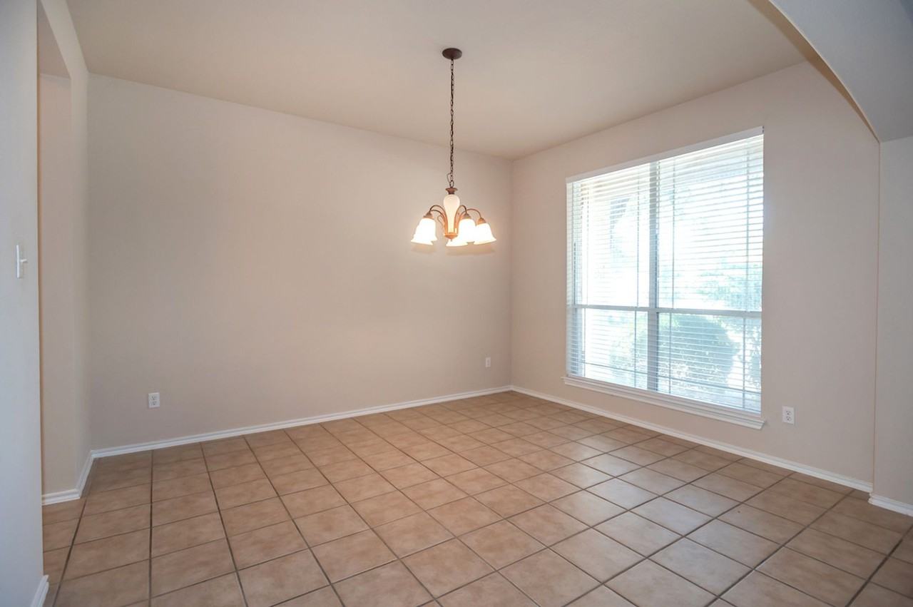 1612 Melissa Oaks Ln - Photo 5 of 30