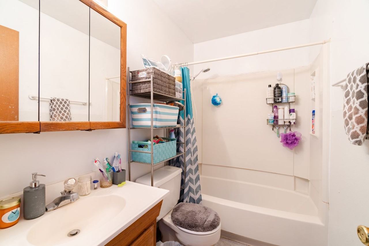 1938 Franklin St - Photo 5 of 13