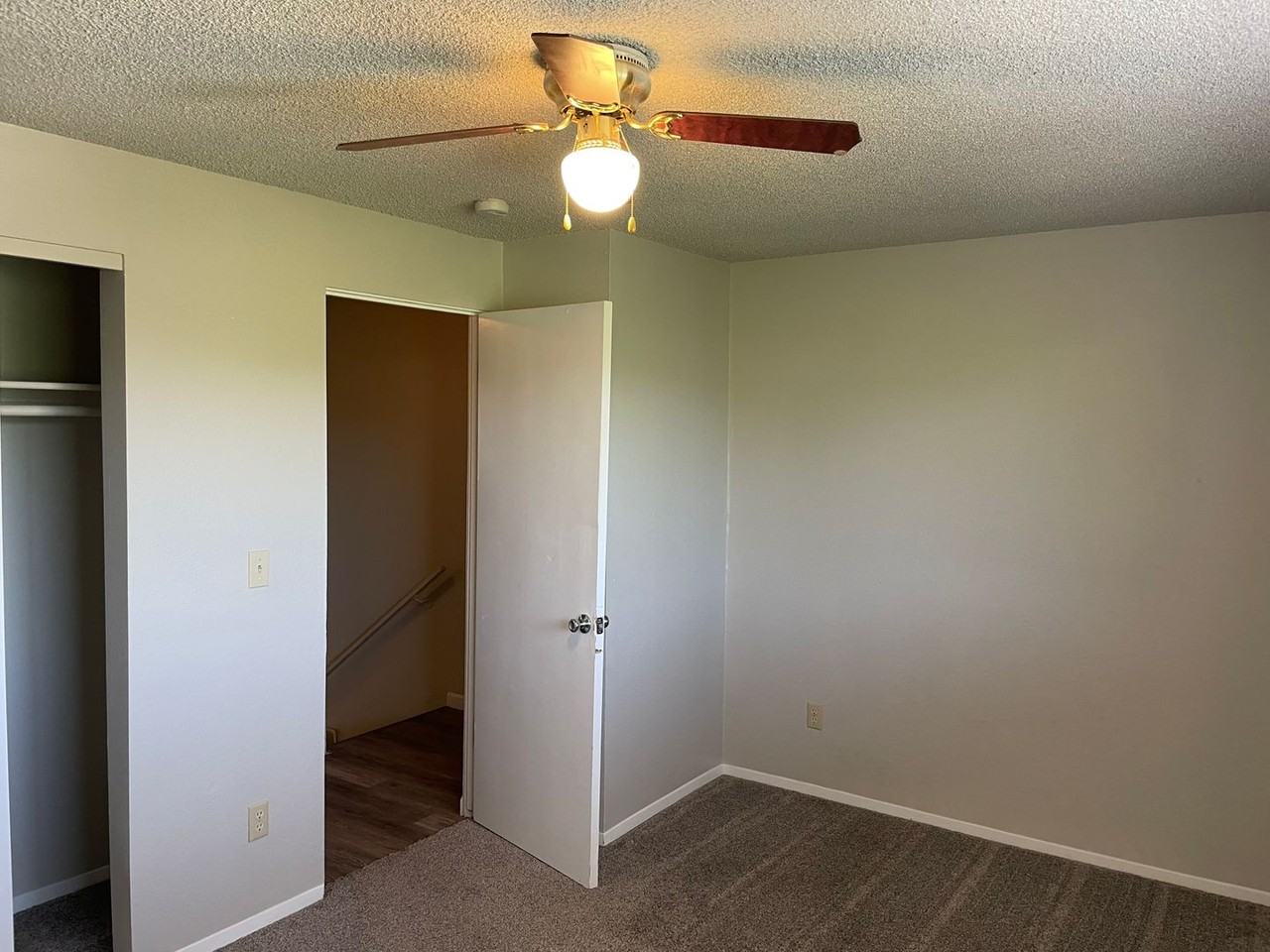 2237 S Salmon Ln - Photo 2 of 23