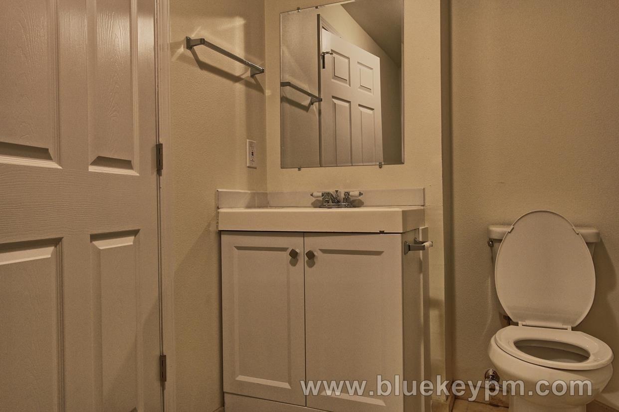 2801 E 32nd St #3 - Photo 5 of 14