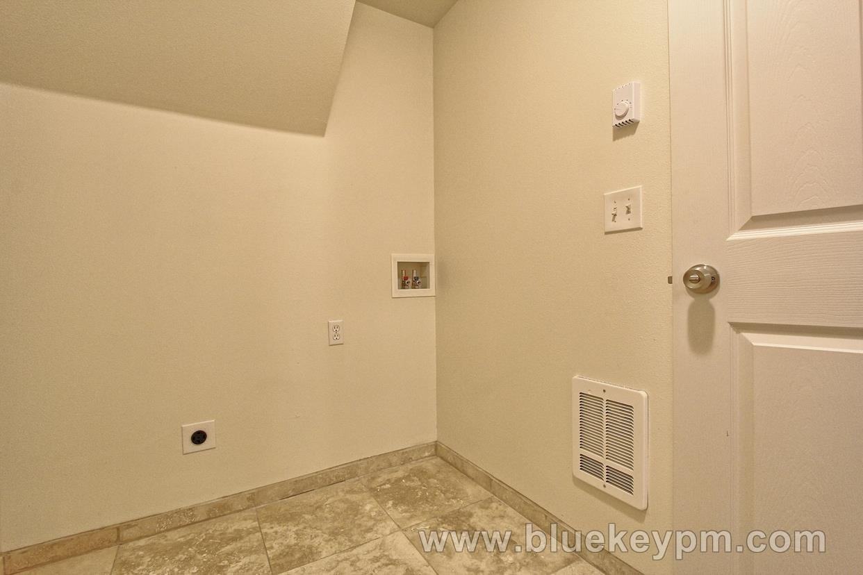 2801 E 32nd St #3 - Photo 6 of 14