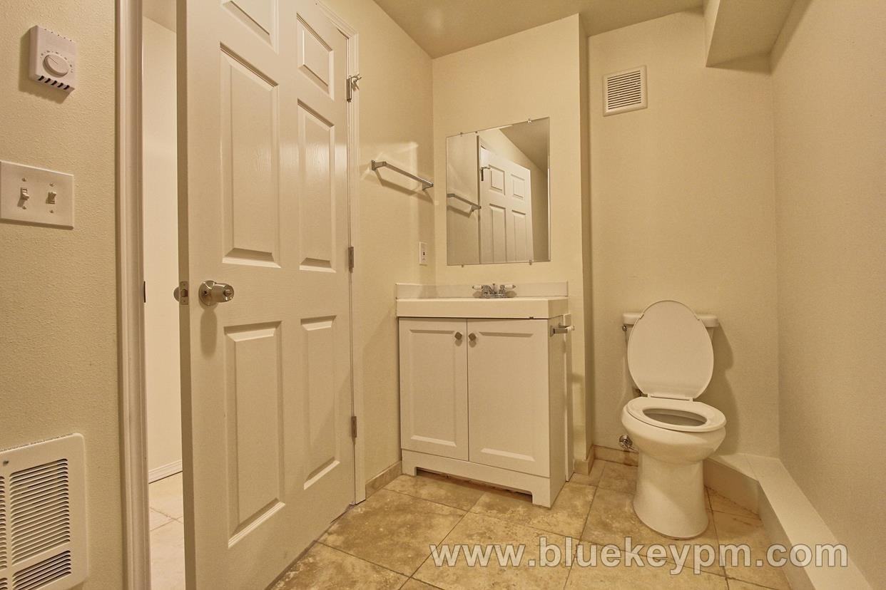 2801 E 32nd St #3 - Photo 7 of 14