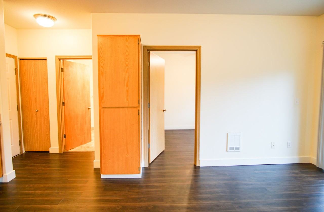 130 Se 105th Ave #C1 - Photo 4 of 10