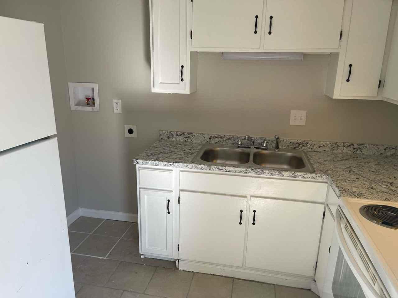 7989 Shady Oak Trl #107 - Photo 4 of 10