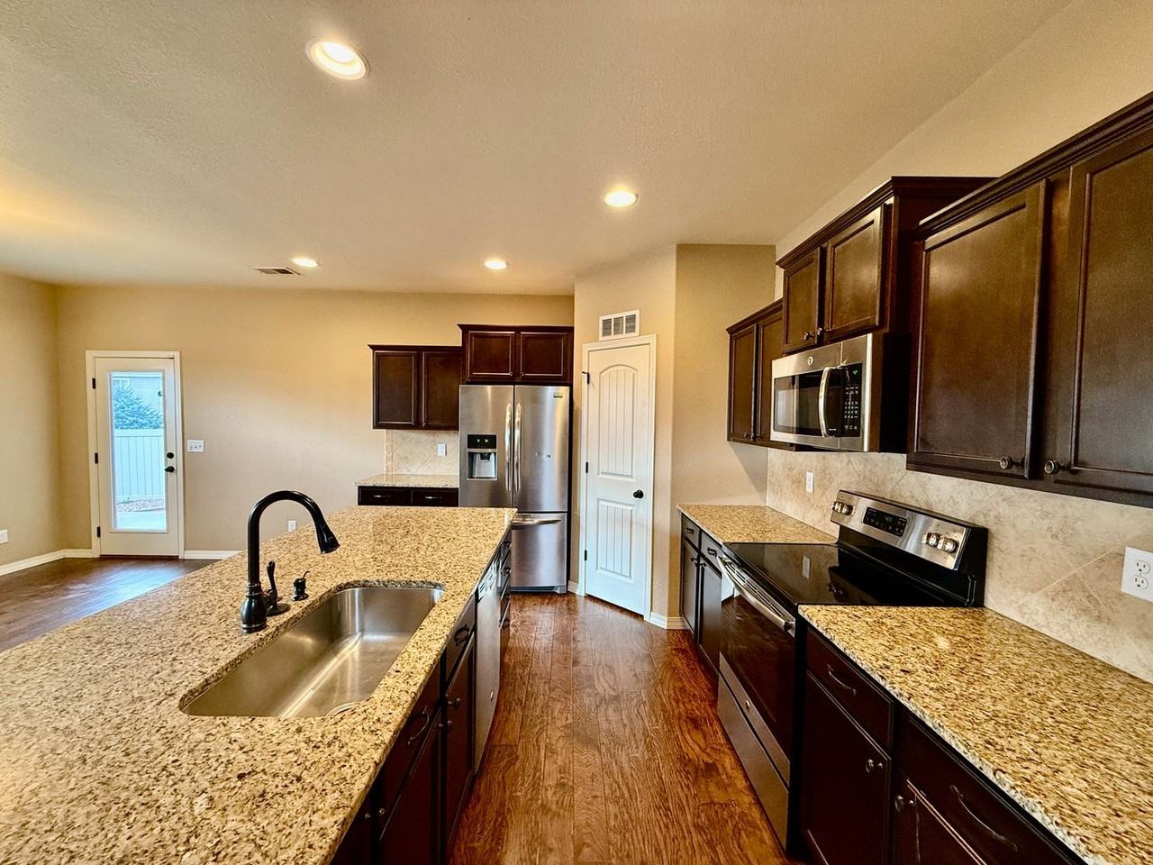 8438 Creek Brush Dr - Photo 3 of 31