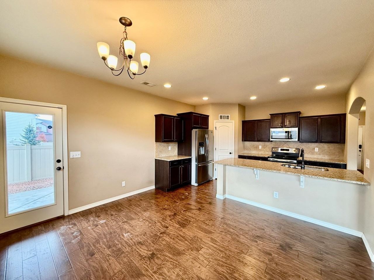 8438 Creek Brush Dr - Photo 5 of 31