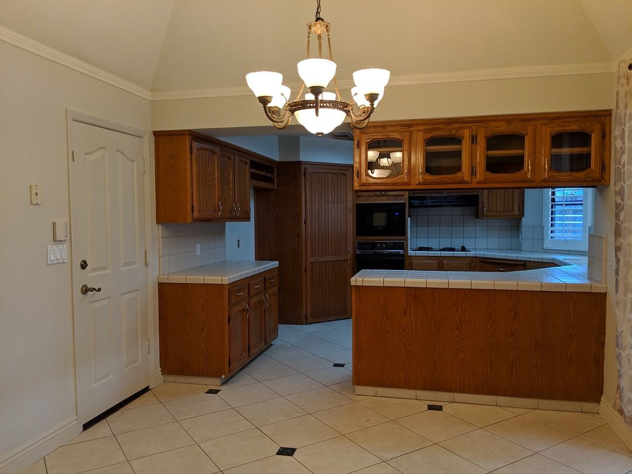 823 E Portland Ave - Photo 5 of 19