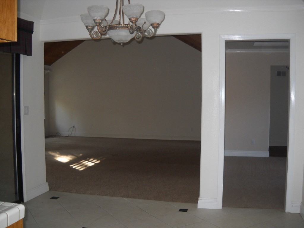 823 E Portland Ave - Photo 6 of 19