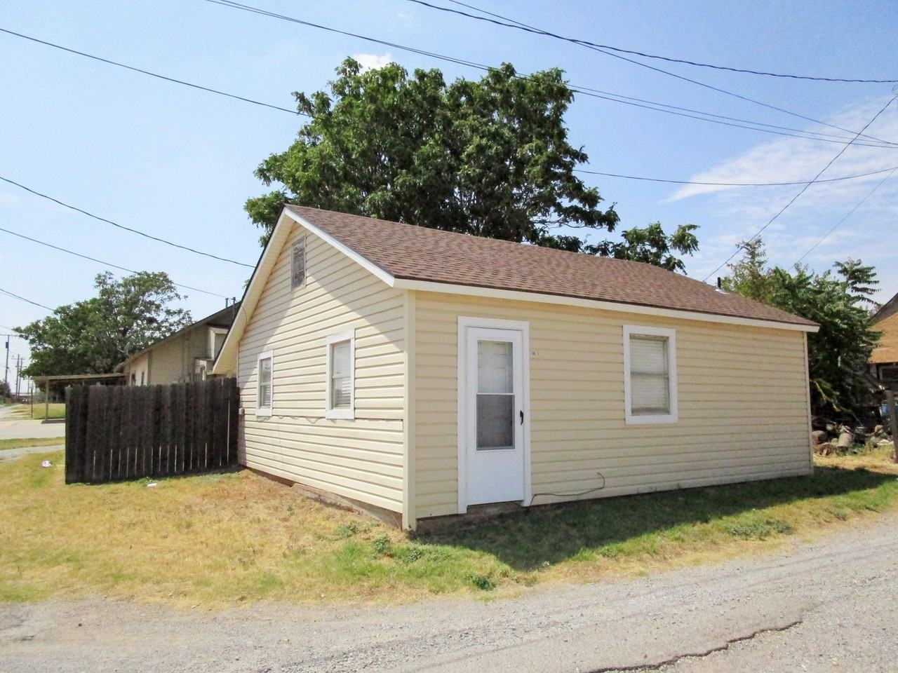 116 1/2 N Caddo St - Photo 2 of 14