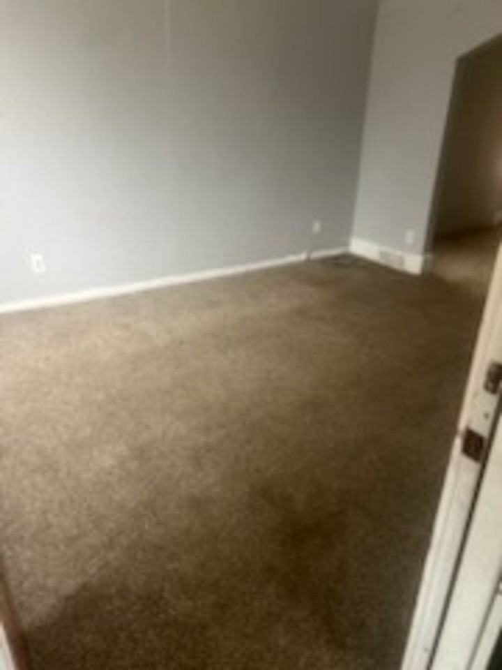 7279 Artesian St - Photo 3 of 10