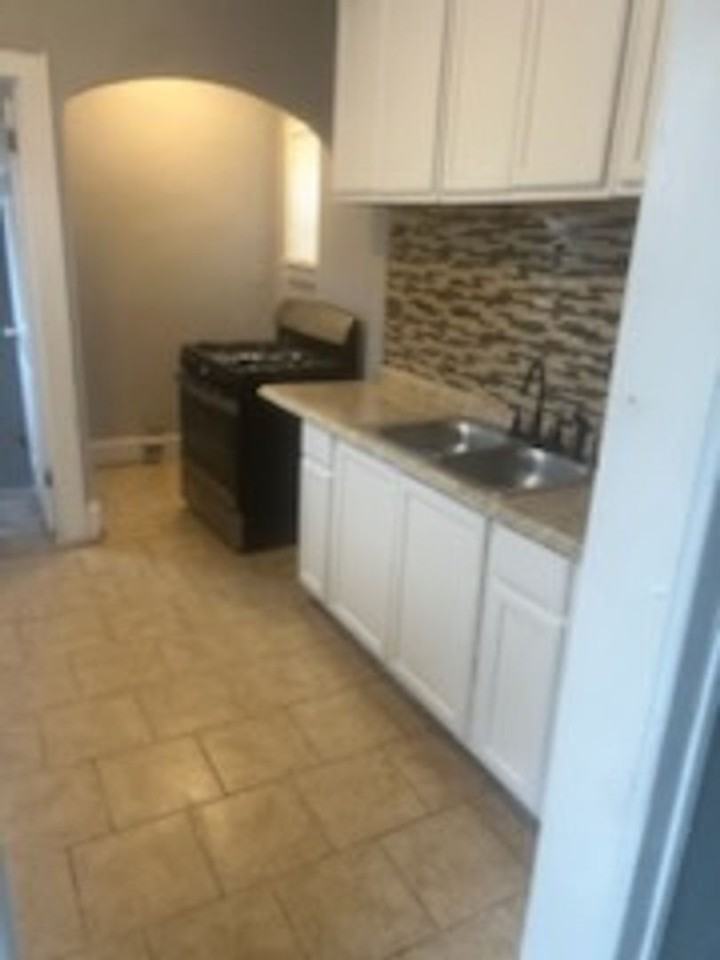 7279 Artesian St - Photo 5 of 10