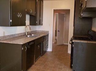 113 S Regal St - Photo 4 of 12