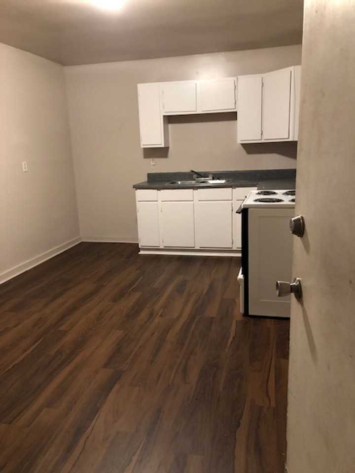 5817 Avenue O - Photo 5 of 11