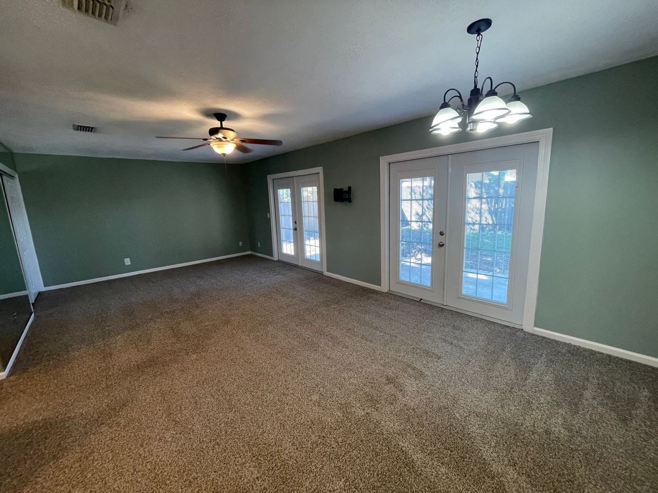 3922 Sabal St - Photo 3 of 20