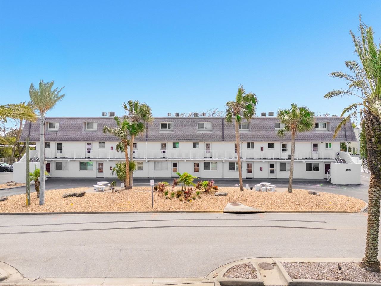 60 Vining Ct #14 - Photo 2 of 21