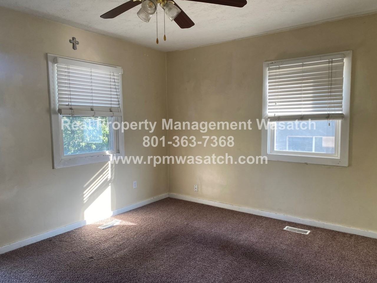 866 S Mcclelland St - Photo 7 of 32