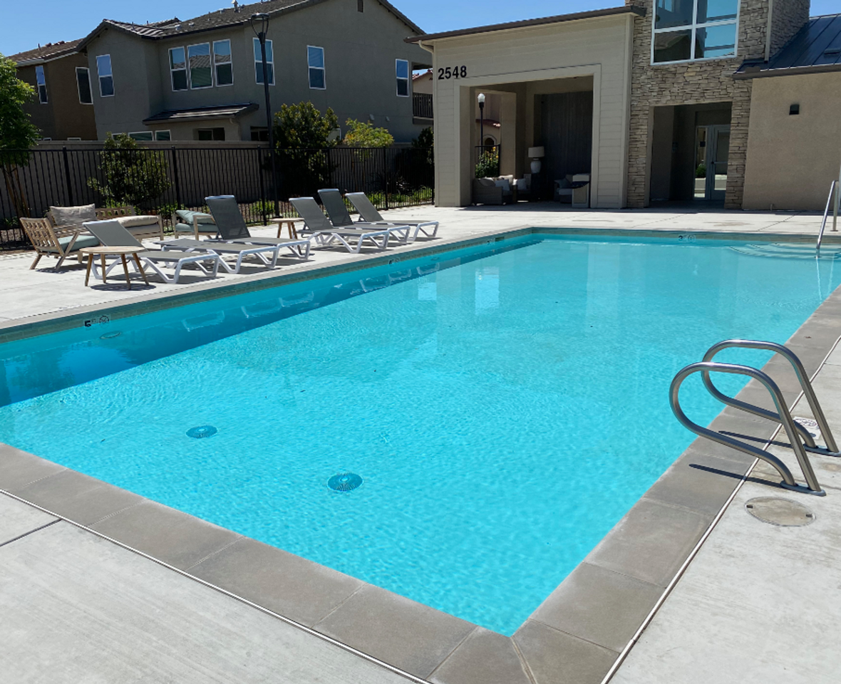 2534 Mustang Dr - Photo 2 of 45