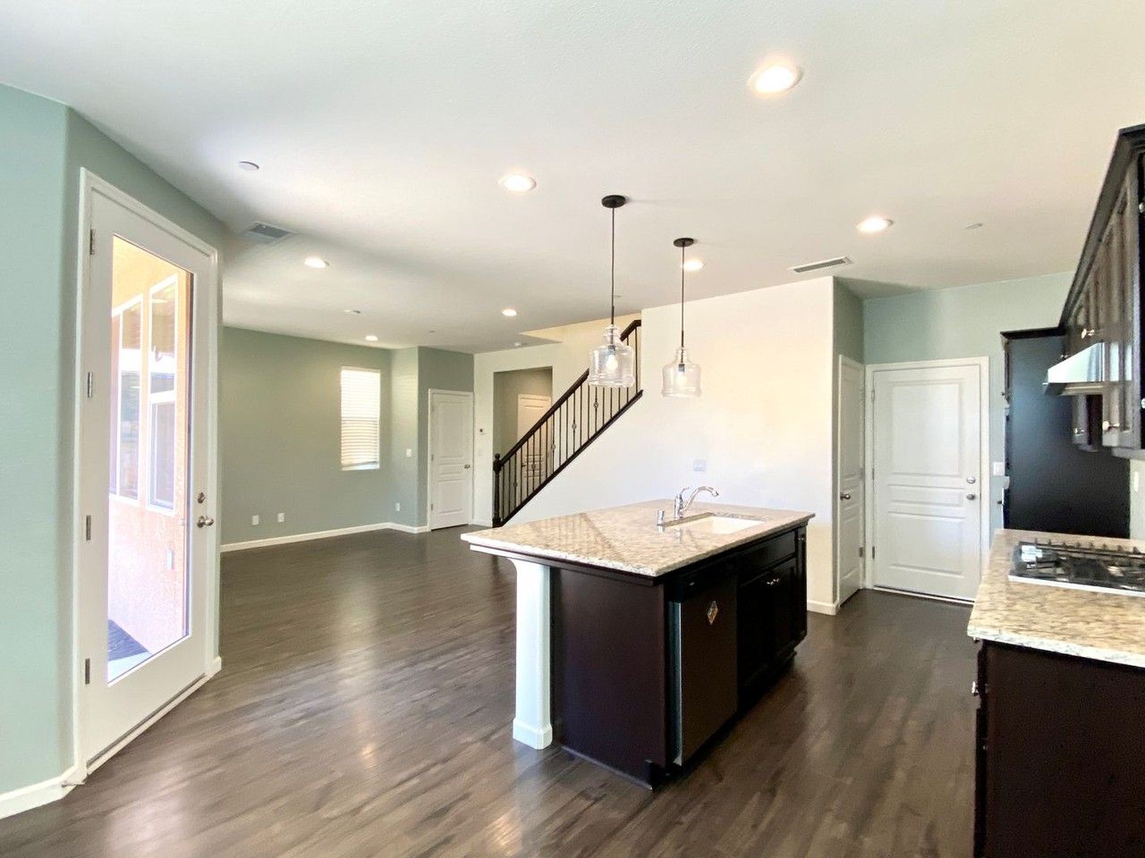 2534 Mustang Dr - Photo 3 of 45