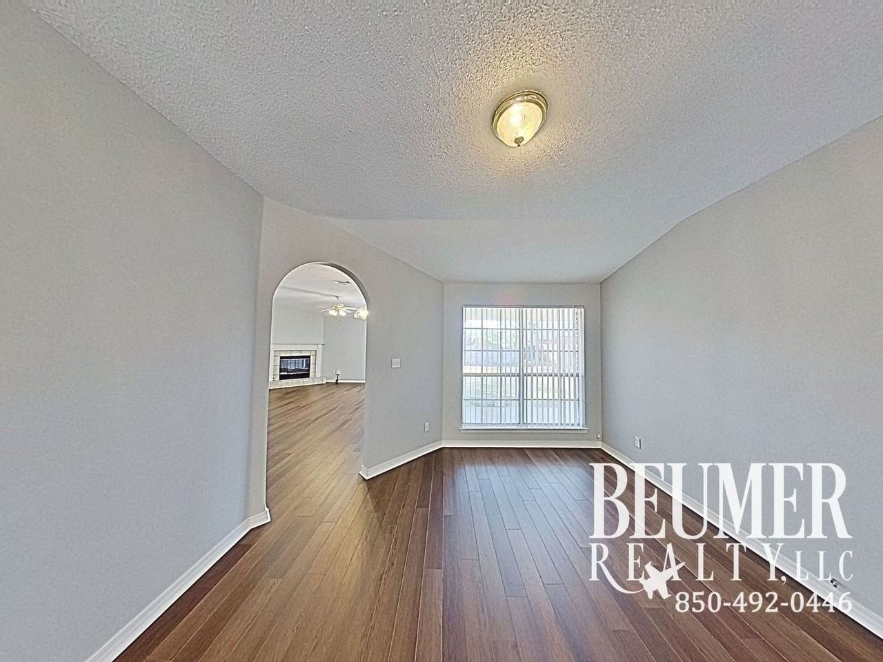 3009 Classic Dr - Photo 2 of 28