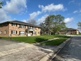 featured image of 2302 Roselawn Dr