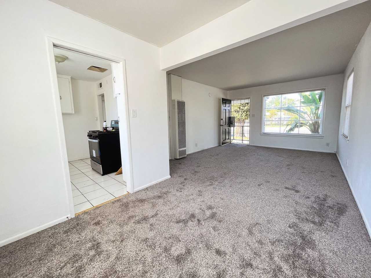 728-730 H St - Photo 2 of 13