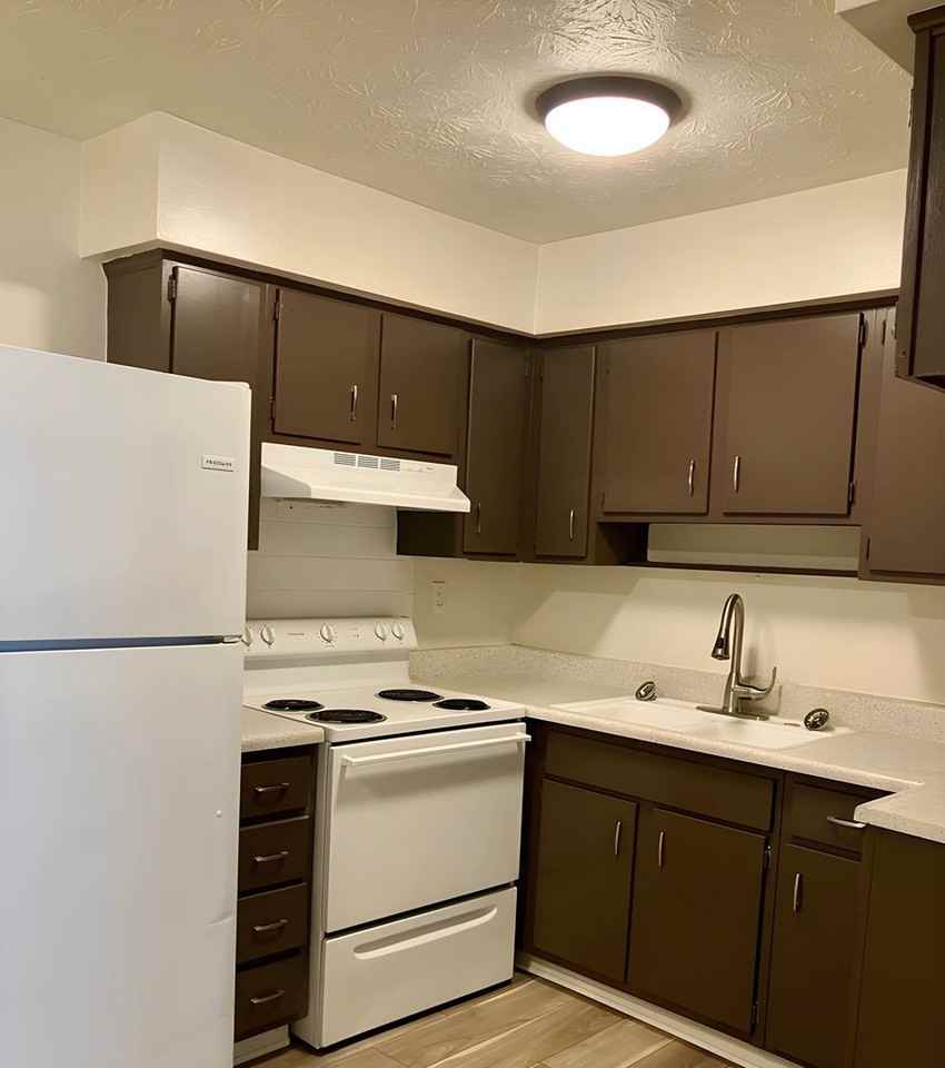 Meadow Pointe Apartments - Photo 3 of 15