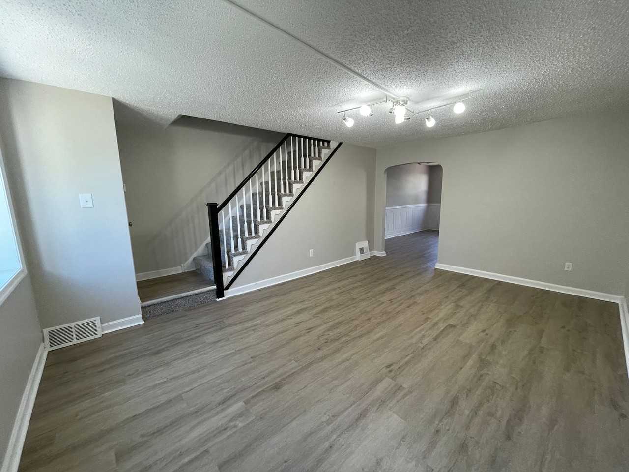 722 S Garfield Ave - Photo 3 of 23
