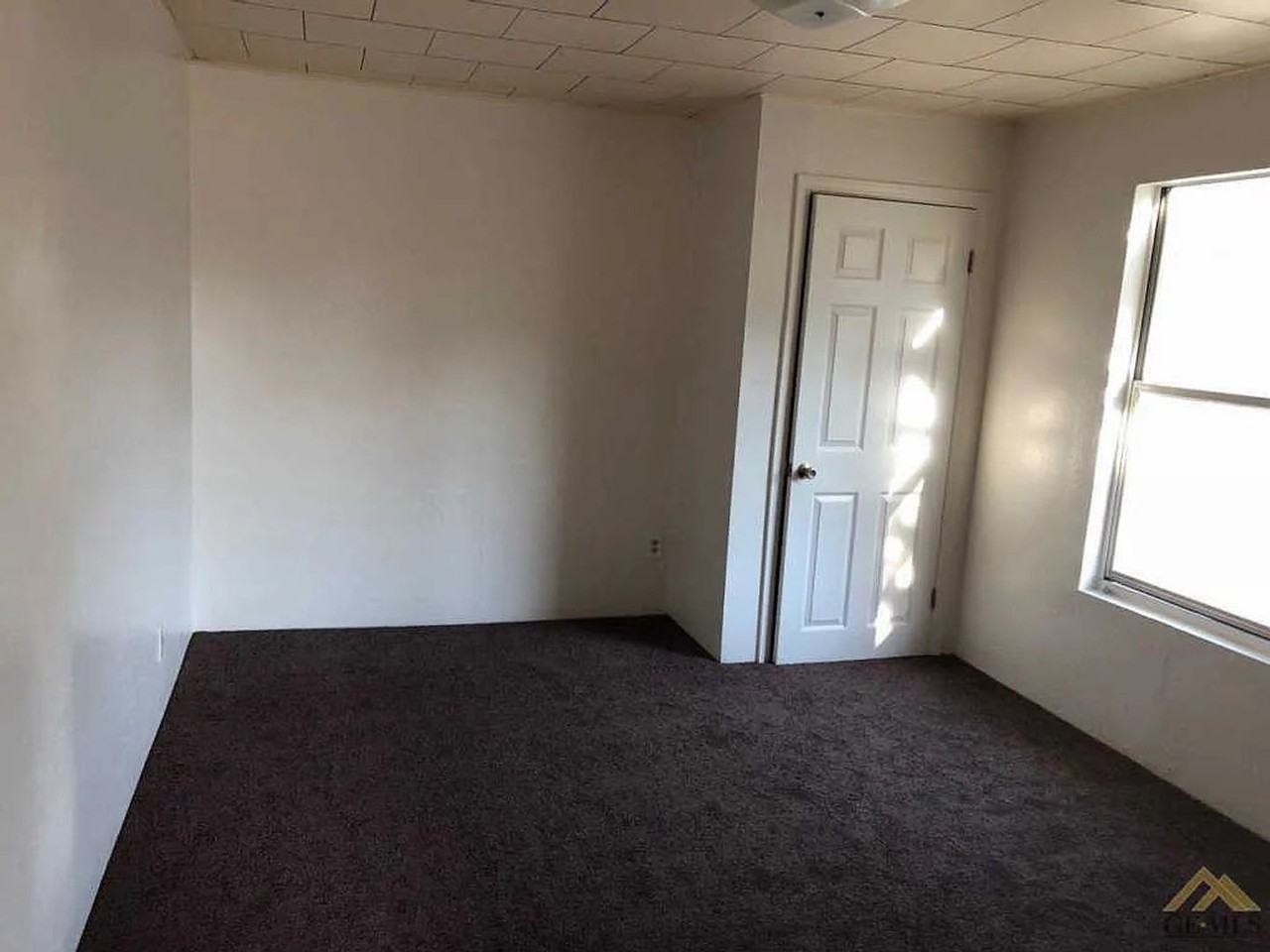 803 3rd St - Photo 5 of 9