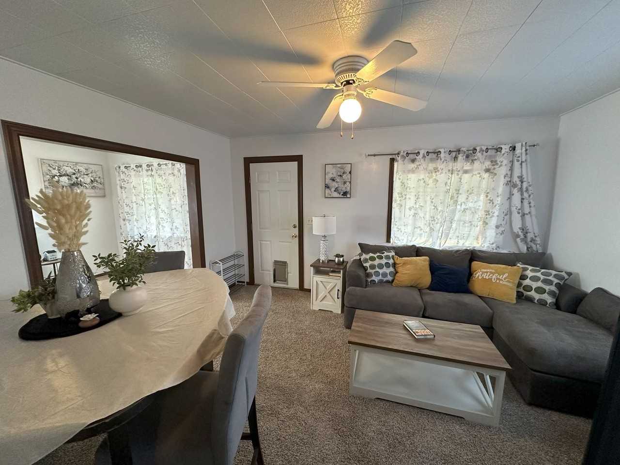 610 Cedar St - Photo 3 of 12