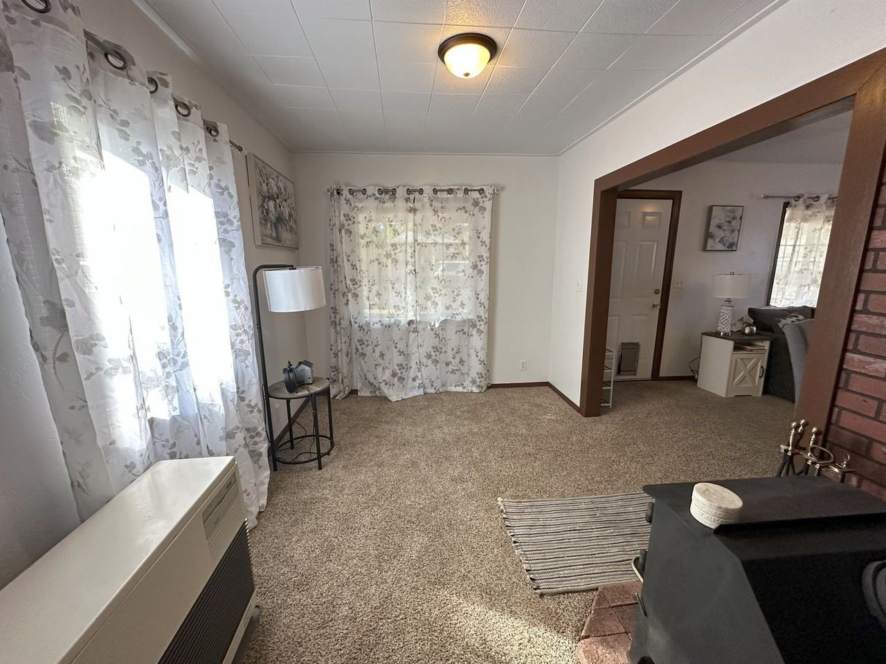 610 Cedar St - Photo 4 of 12