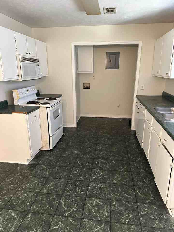 114 Kadens Kove - Photo 2 of 5