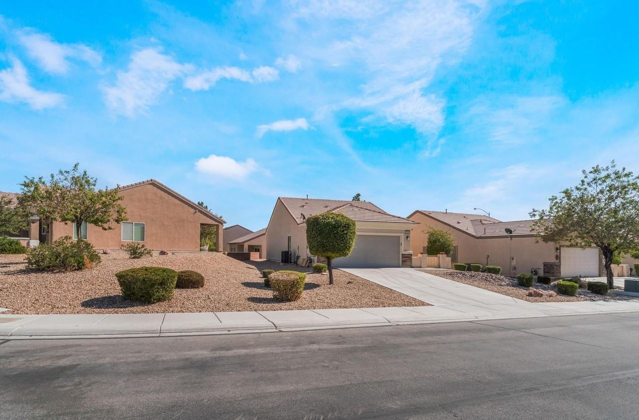 7644 Chaffinch St - Photo 2 of 33