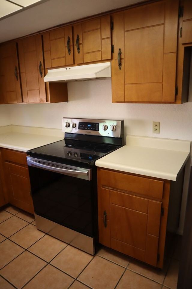 2281 Iris Dr - Photo 3 of 36