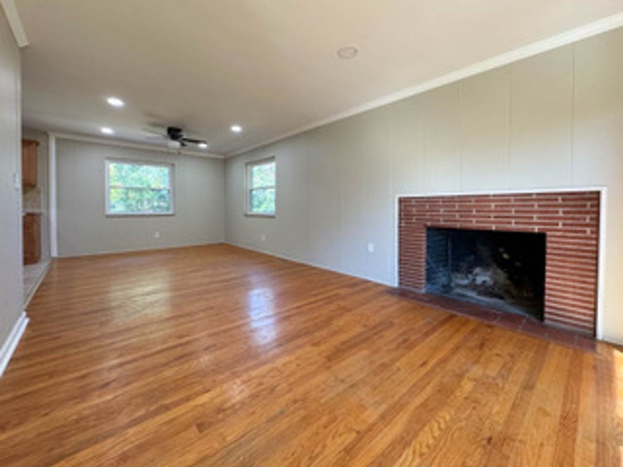 7901 Hayden Dr - Photo 2 of 17